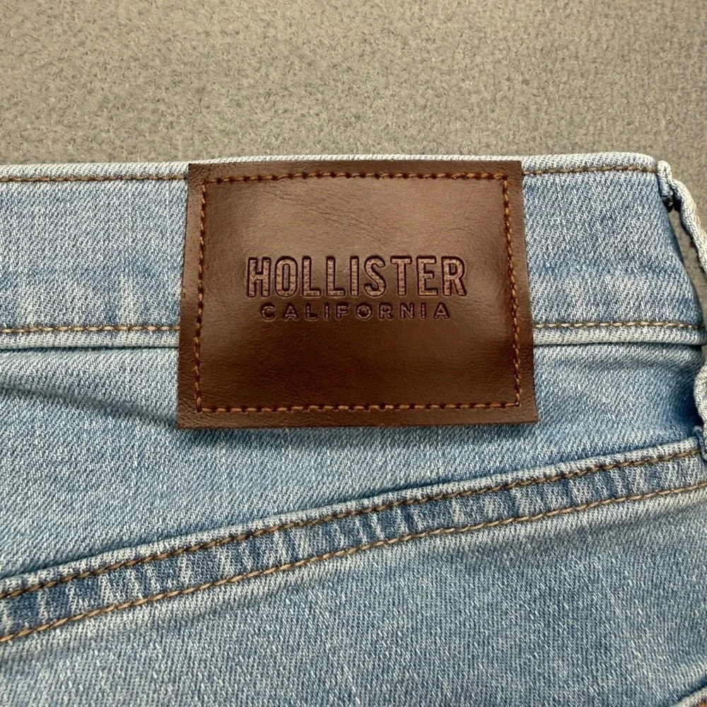 Hollister Athletic Slim Straight Jeans Mens 32x34 (FIT 32x32) Light Wash Denim